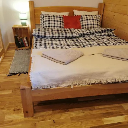 Zielone Okiennice Apartmán *